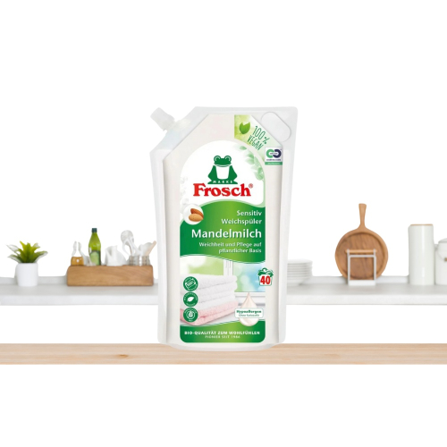 Túi Nước Xả Vải Hữu Cơ Frosch 1L Hương Sữa Hạnh Nhân